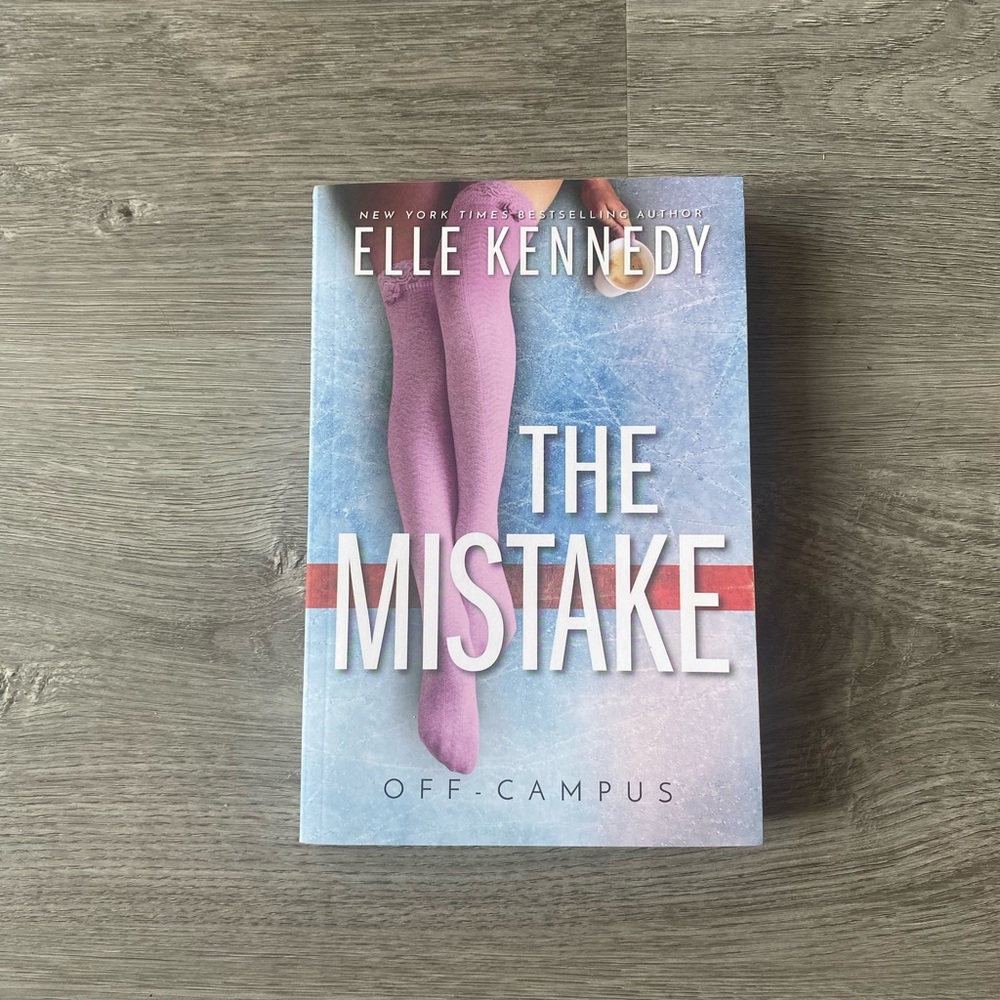 Elle Kennedy 'The Mistake' Book
